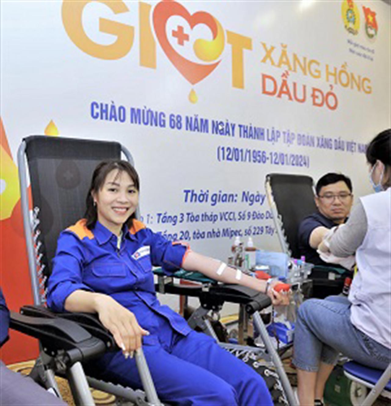 Người lao động Petrolimex tích cực hưởng ứng “Giọt Xăng hồng – Giọt Dầu đỏ” dịp cuối năm 2023