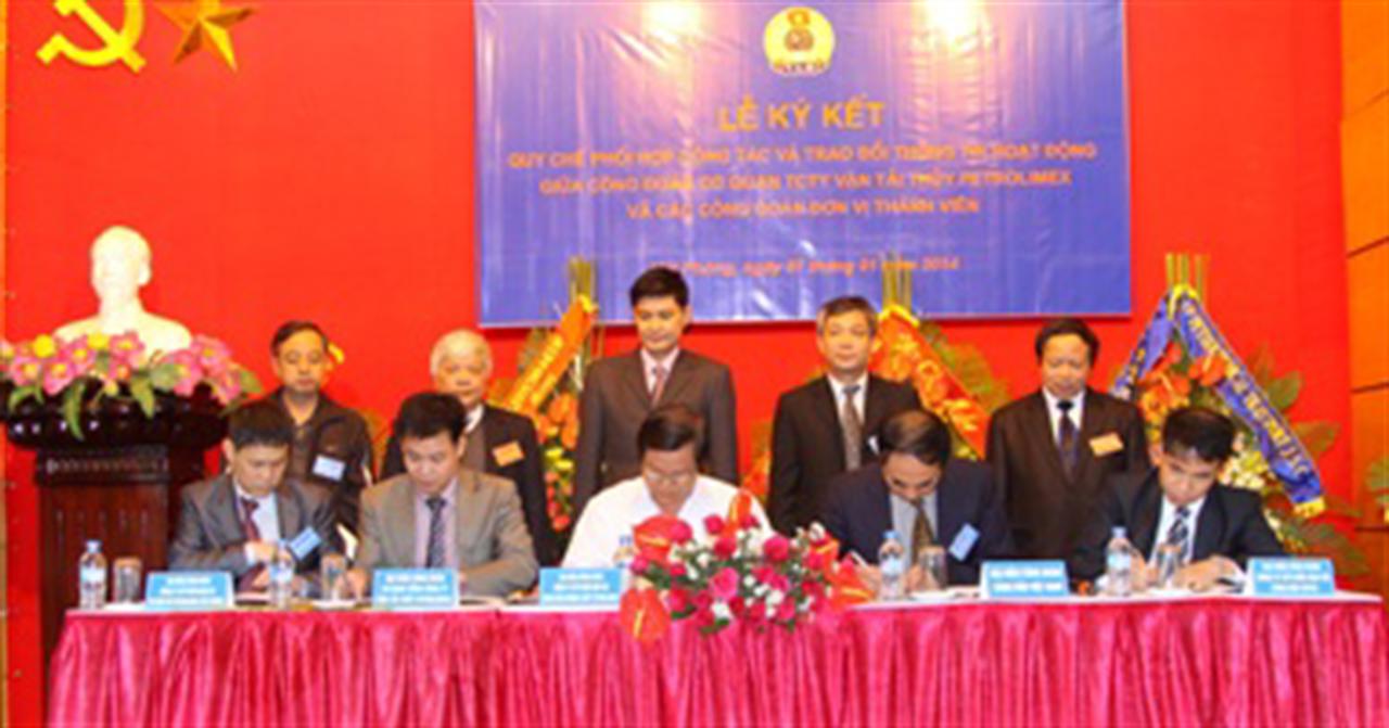 Lễ ký Quy chế phối hợp giữa Công đoàn Cơ quan TCTy Vận tải Thủy Petrolimex với Công đoàn các đơn vị thành viên