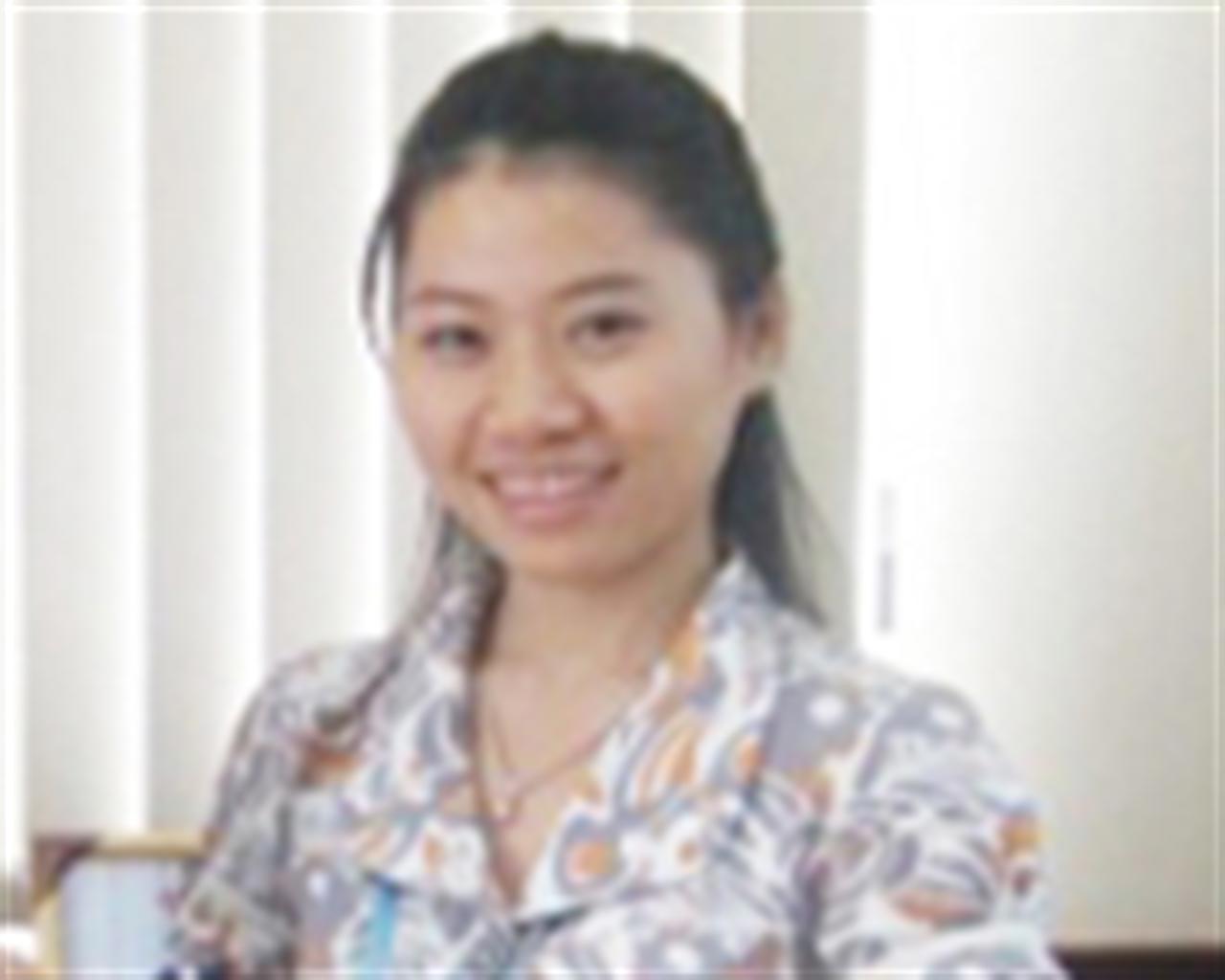Cô gái chống dầu tràn