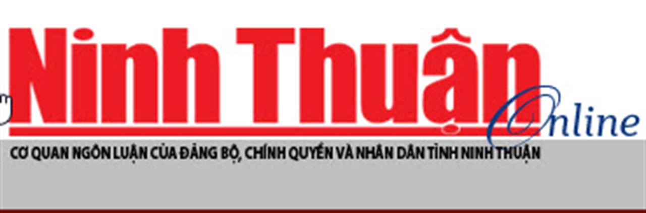 Petrolimex Khánh Hòa trao tặng đồng bào vùng lũ tỉnh Ninh Thuận 200 triệu đồng