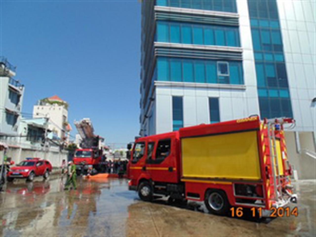 Tin ảnh: Diễn tập PCCC tại Tòa nhà Văn phòng Công ty PTS Sài Gòn năm 2014