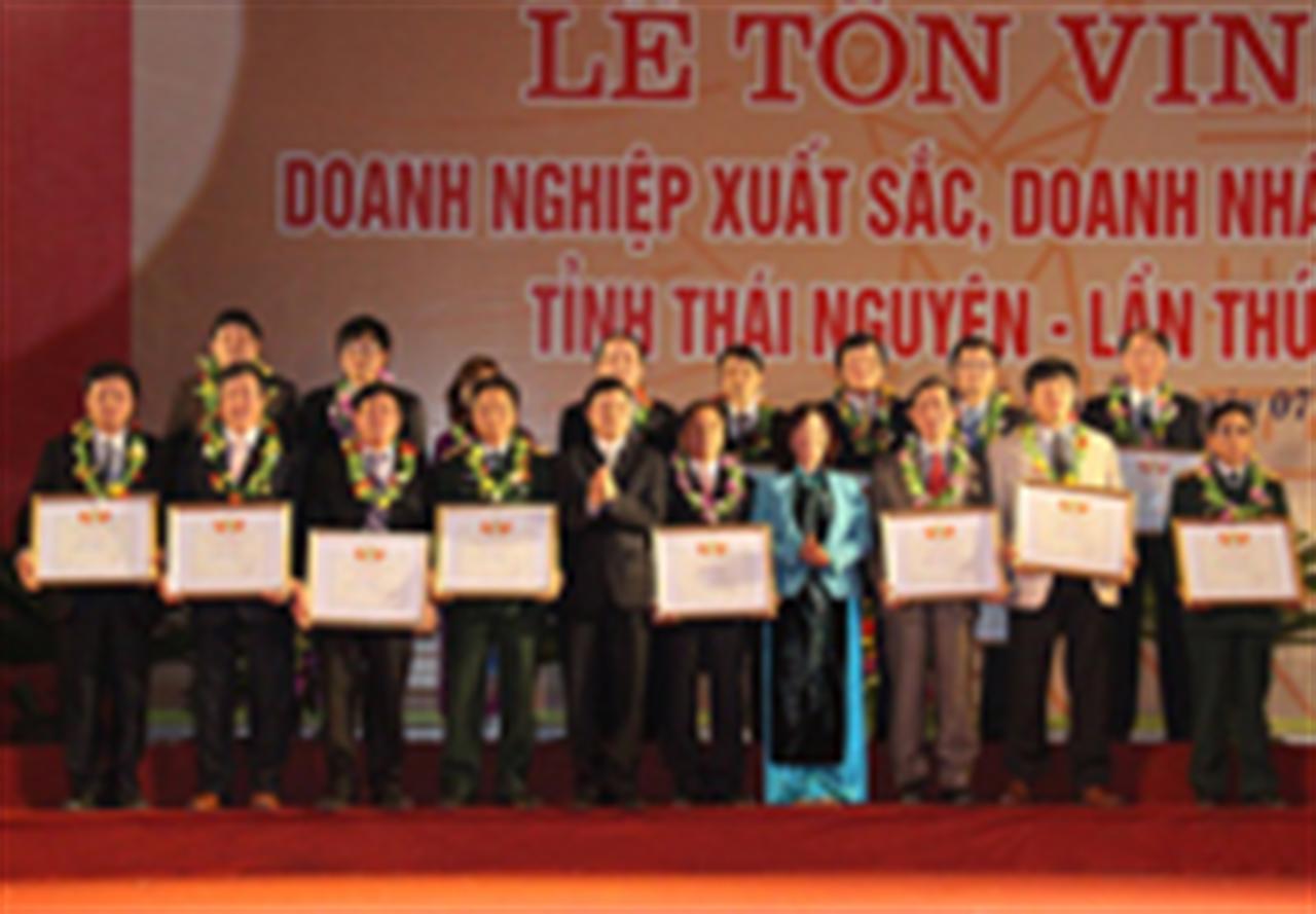 Petrolimex Bắc Thái - Doanh nghiệp xuất sắc năm 2011