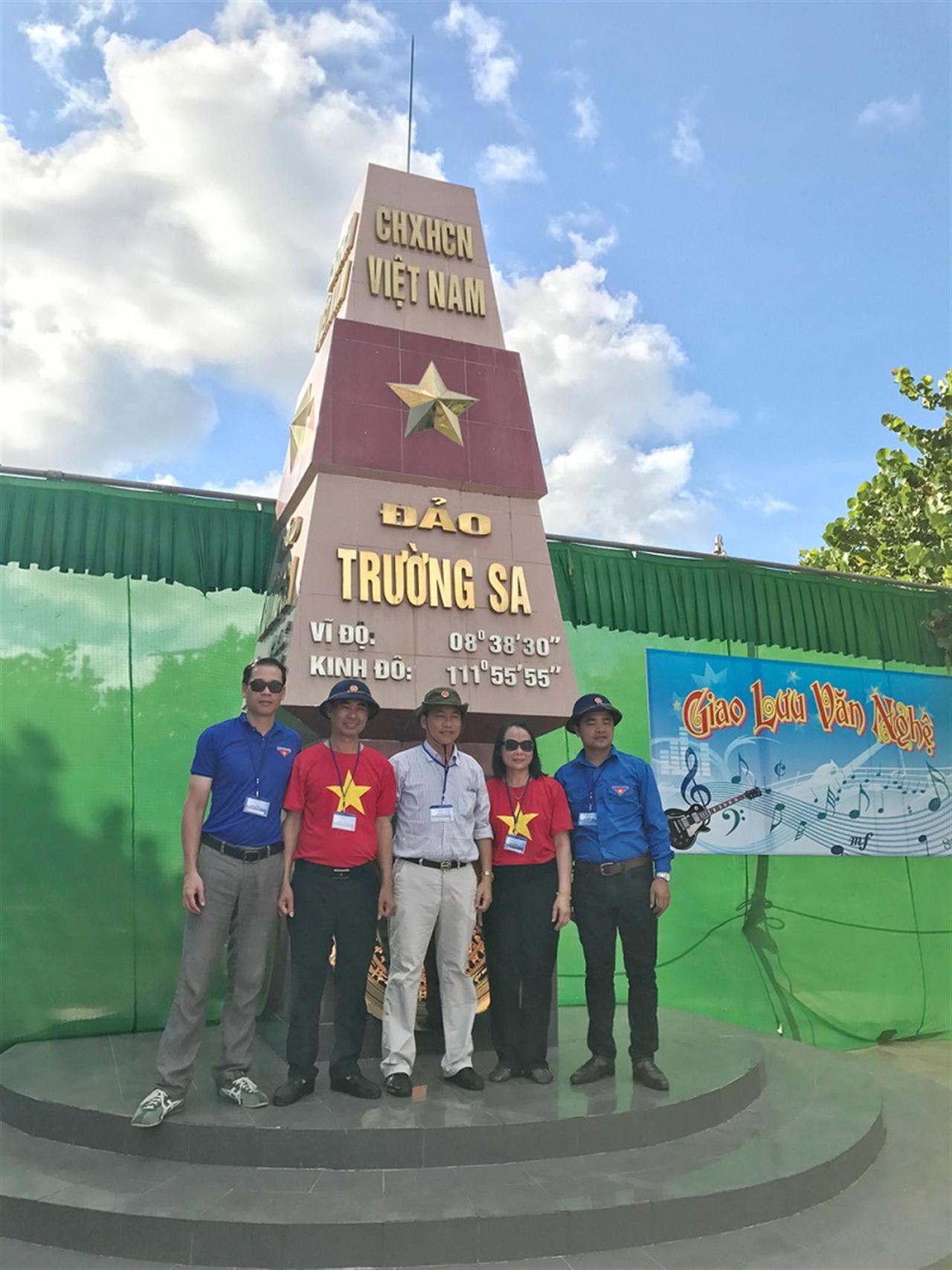 Petrolimex với Trường Sa - Trường Sa với Petrolimex