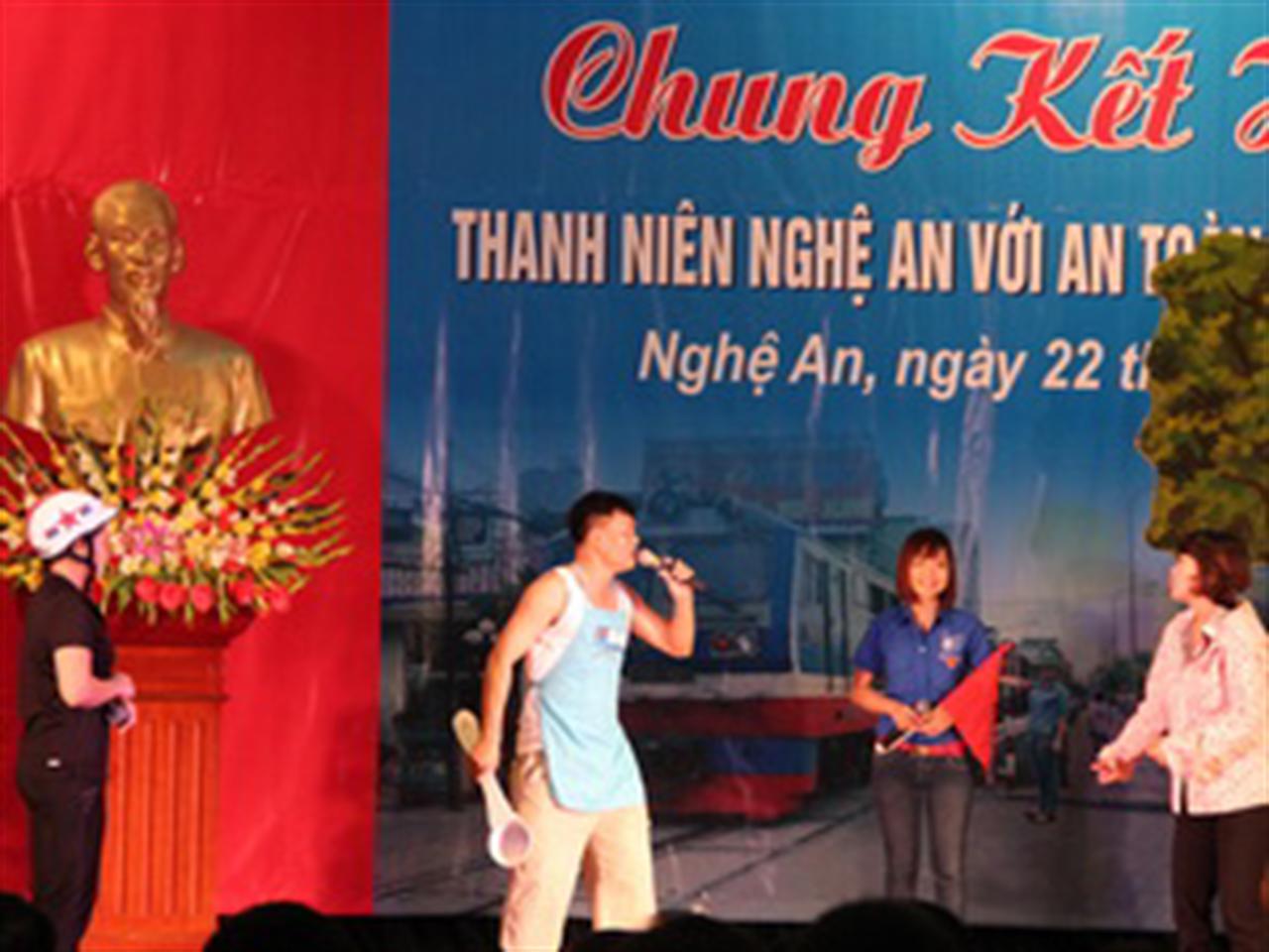 Tham gia hội thi “Thanh niên Nghệ An với an toàn giao thông năm 2012”