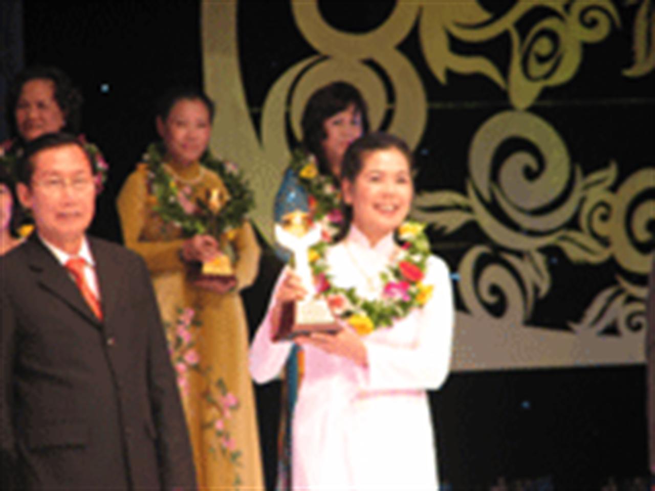 Vinh danh hai Nữ doanh nhân Petrolimex
