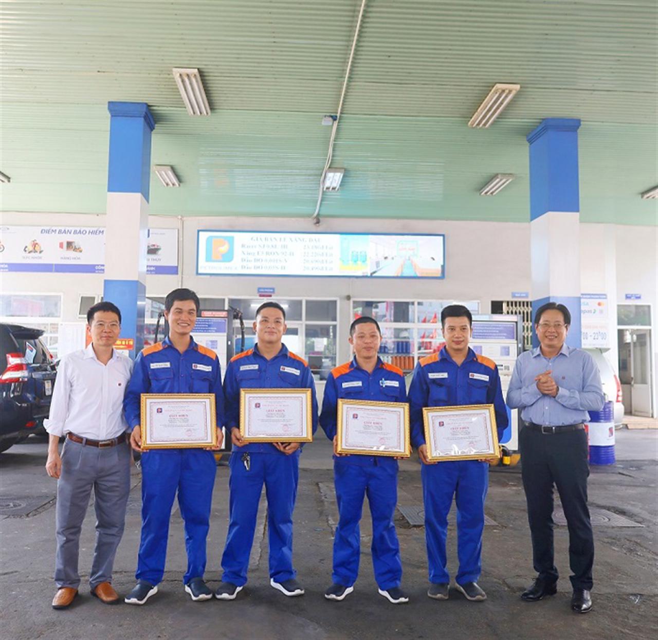 Khen thưởng đột xuất trong công tác phòng cháy chữa cháy, cứu nạn cứu hộ