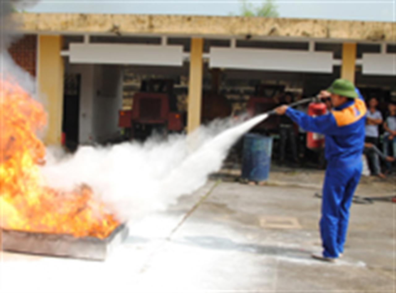 Huấn luyện ATVSLĐ - PCCC