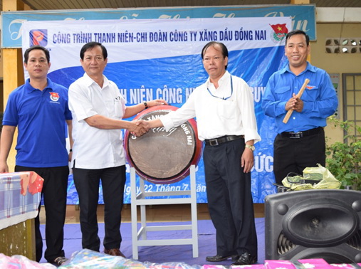 Thực hiện chiến dịch Thanh niên tình nguyện Kỳ nghỉ hồng 2017