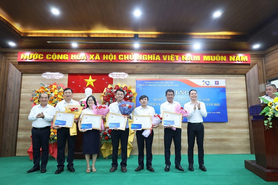 Petrolimex Quảng Ngãi tổ chức Hội nghị sơ kết 6 tháng và triển khai nhiệm vụ, giải pháp 6 tháng cuối năm 2025