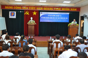 Bồi dưỡng nghiệp vụ kinh doanh xăng dầu, sản phẩm hóa dầu cho CBCNV