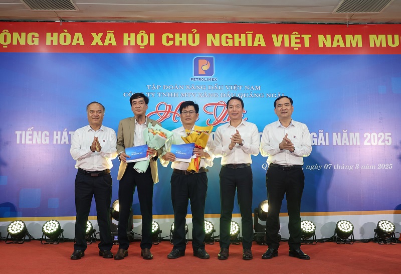 Petrolimex Quảng Ngãi tổ chức Hội nghị công bố quyết định về công tác cán bộ; Vinh danh, khen thưởng tháng 02/2025 và tổ chức Hội thi tiếng hát Người lao động năm 2025