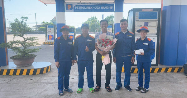 Vinh danh các CHXD tiêu biểu trong thi đua tháng 7/2024