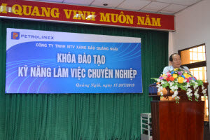Petrolimex Quảng Ngãi tổ chức khóa đào tạo “kỹ năng làm việc chuyên nghiệp”