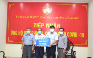 Petrolimex Quảng Ngãi đóng góp 900 triệu đồng vào Quỹ vắc xin phòng Covid-19