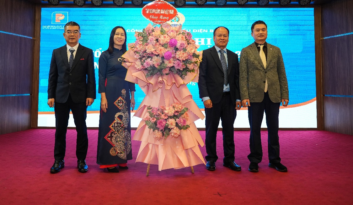 Công ty xăng dầu Điện Biên tổng kết năm 2024 và hội nghị người lao động năm 2025