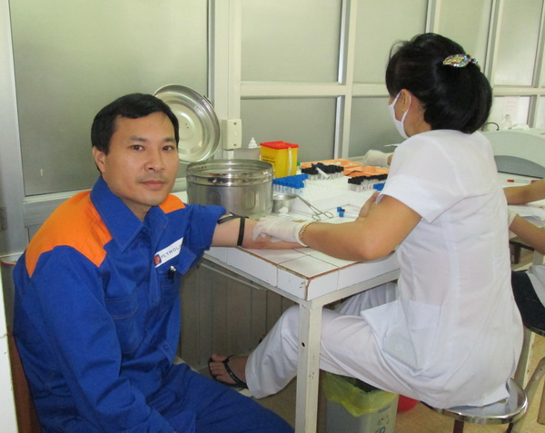 Khám sức khỏe định kỳ người lao động năm 2013