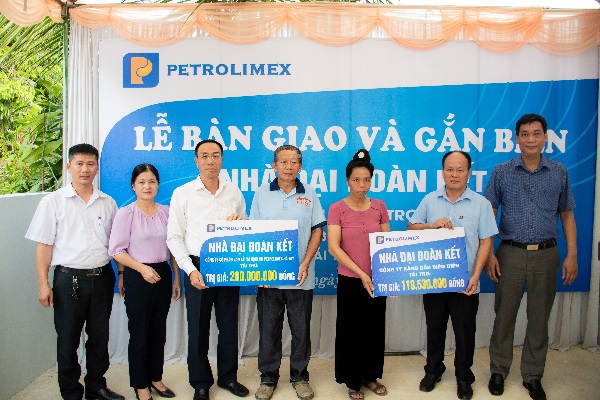 Petrolimex Điện Biên trao nhà đại đoàn kết xã Noong Hẹt, huyện Điện Biên