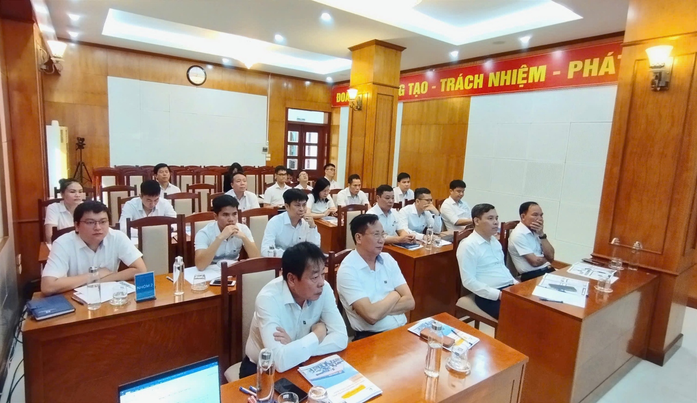 CÔNG TY XĂNG DẦU VĨNH PHÚC TỔ CHỨC ĐÀO TẠO “NÂNG CAO TRÌNH ĐỘ CHUYÊN MÔN, NGHIỆP VỤ ĐẤU THẦU VÀ QUẢN LÝ DỰ ÁN”