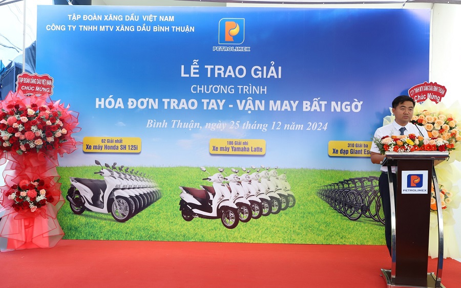 Petrolimex Bình Thuận trao giải chương trình “Hoá đơn trao tay – Vận may bất ngờ” thuộc địa bàn tỉnh Bình Thuận