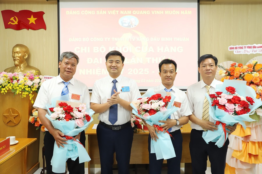 Tổ chức thành công Đại hội Chi bộ Khối Cửa hàng – Đảng ủy Petrolimex Bình Thuận nhiệm kỳ 2025 – 2027