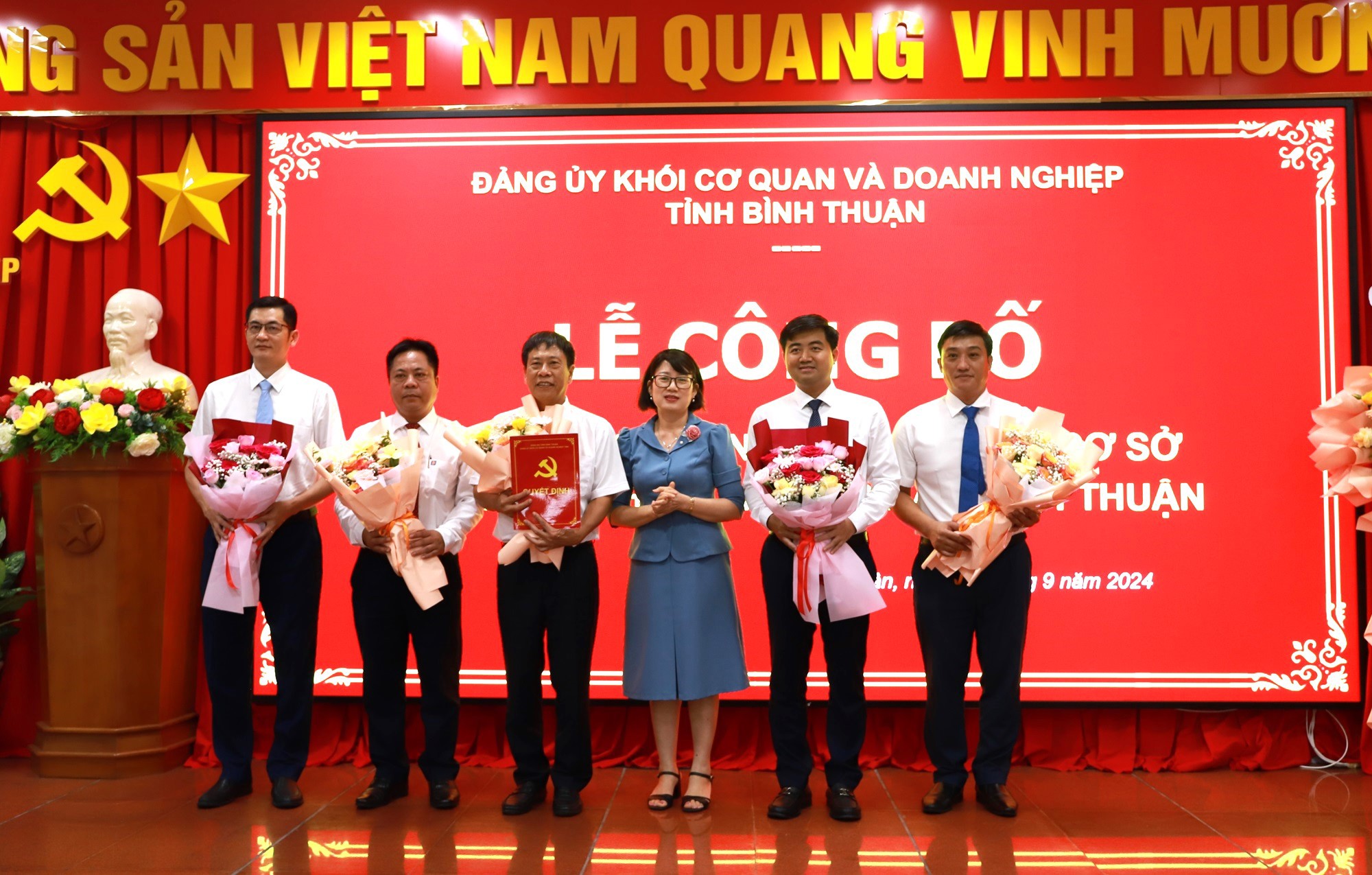 Công bố quyết định thành lập Đảng bộ Công ty TNHH MTV Xăng dầu Bình Thuận