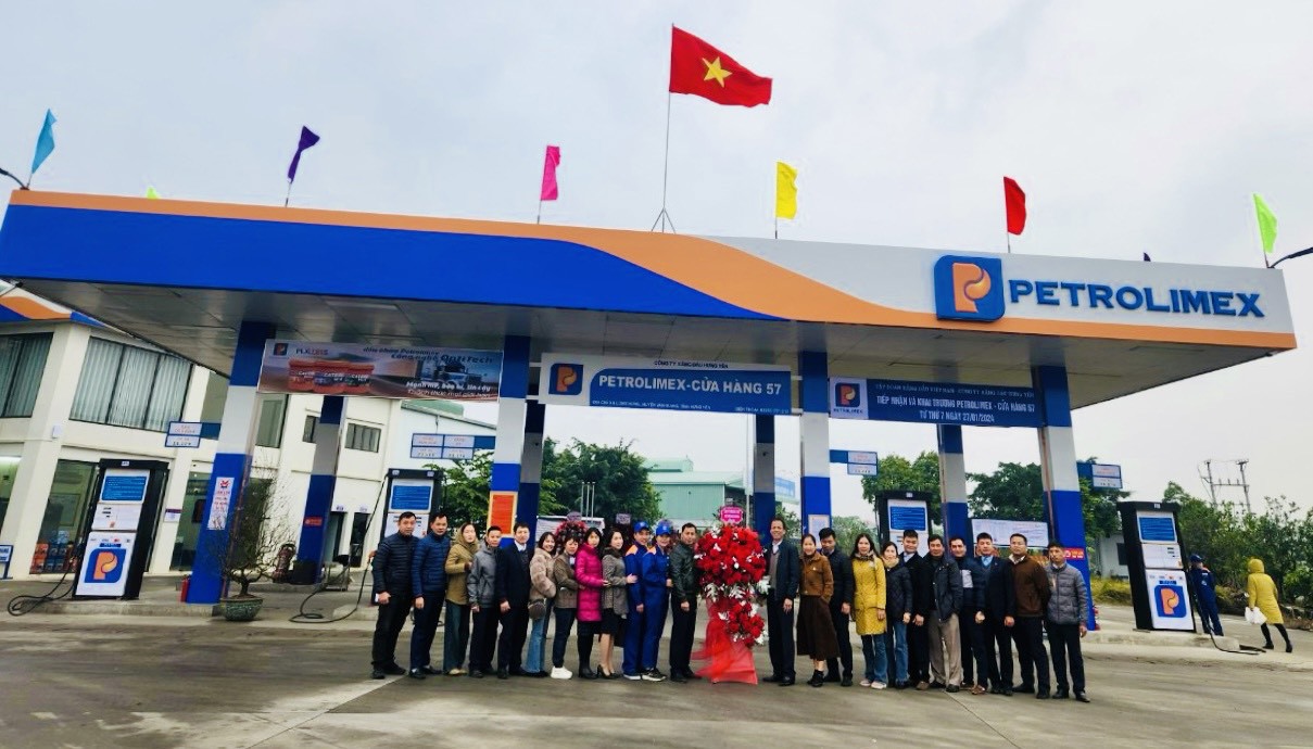 Công ty Xăng dầu Hưng Yên tổ chức khai trương bán hàng tại Petrolimex-Cửa hàng 57