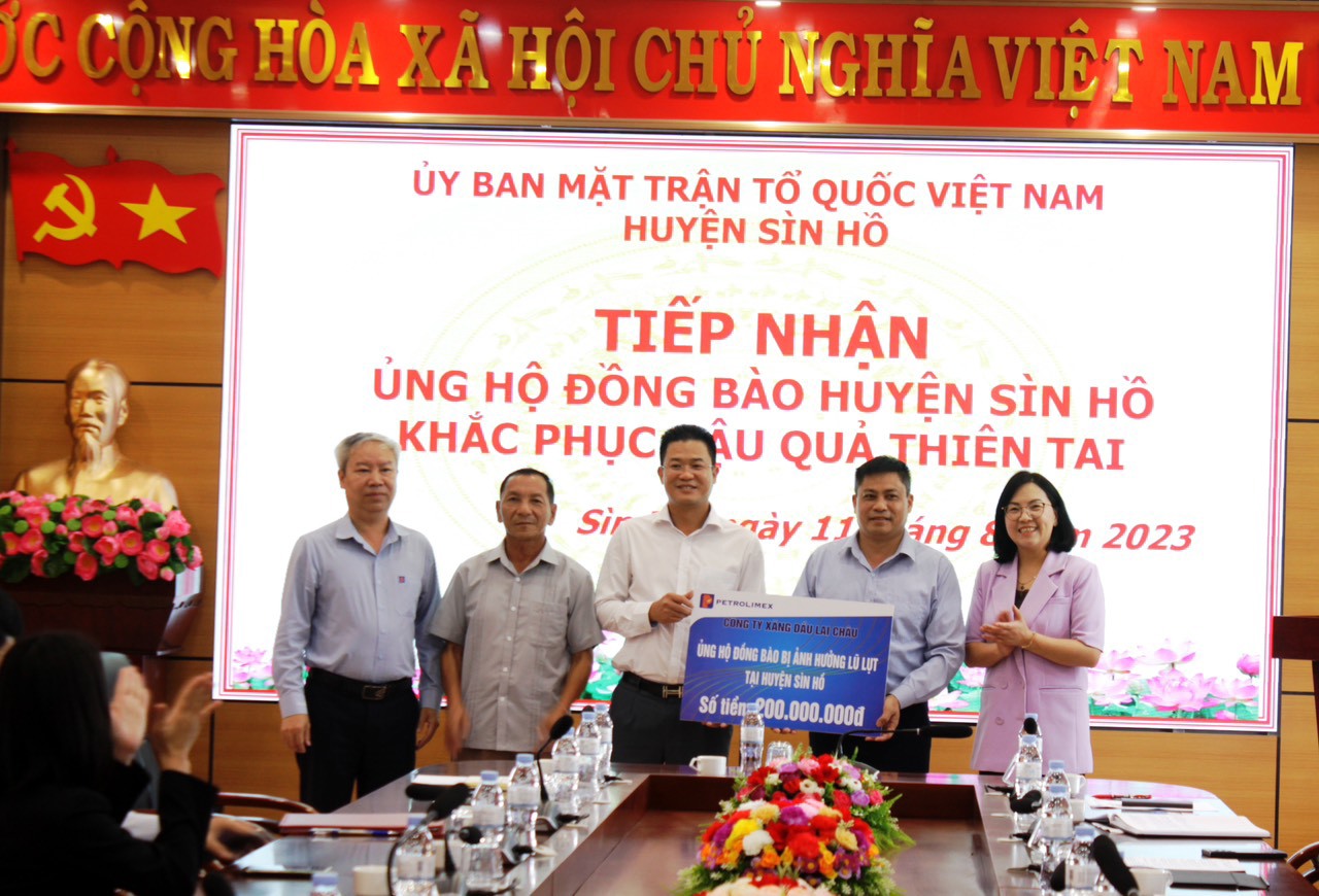 Công ty Xăng dầu Lai Châu ủng hộ 500 triệu đồng cho các vùng thiên tai