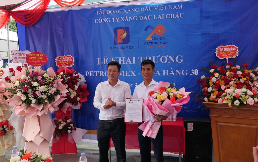 Công ty xăng dầu Lai Châu khai trương Petrolimex - Cửa hàng 30 tại xã Trung Đồng