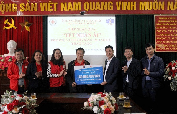 Công ty Xăng Dầu Lai Châu ủng hộ 150 triệu đồng cho các hộ gia đình nghèo Xuân Giáp Thìn