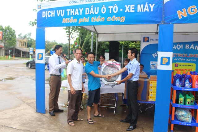 Ngày hội bán hàng chào mừng 73 năm Ngày 02/9