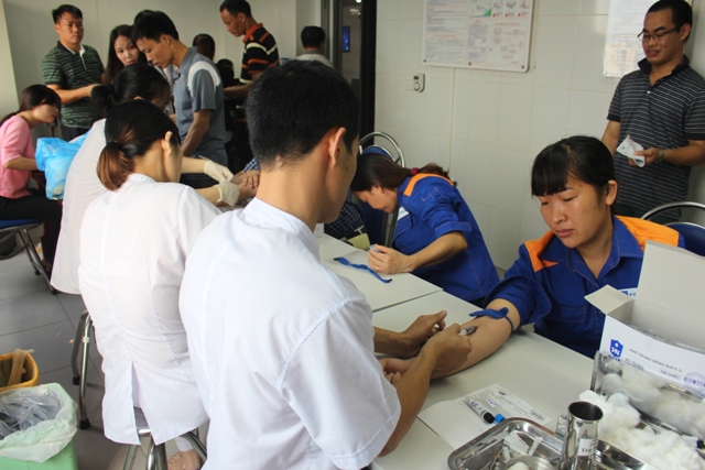 Khám sức khỏe định kỳ cho CBCNV Petrolimex Phú Thọ năm 2015