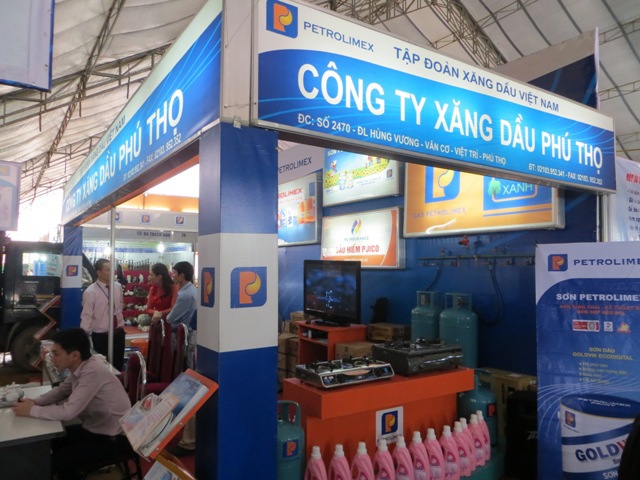 Giới thiệu hàng hóa, dịch vụ Petrolimex tại Hội chợ Hùng Vương (2014)