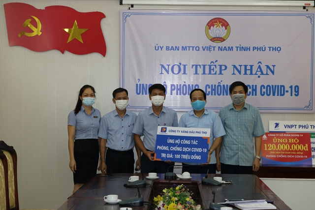 Trao tặng ủng hộ quỹ phòng chống dịch Covid 19 tỉnh Phú Thọ 100 triệu đồng