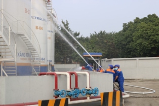 Diễn tập PCCC & CNCH kho xăng dầu Việt Trì