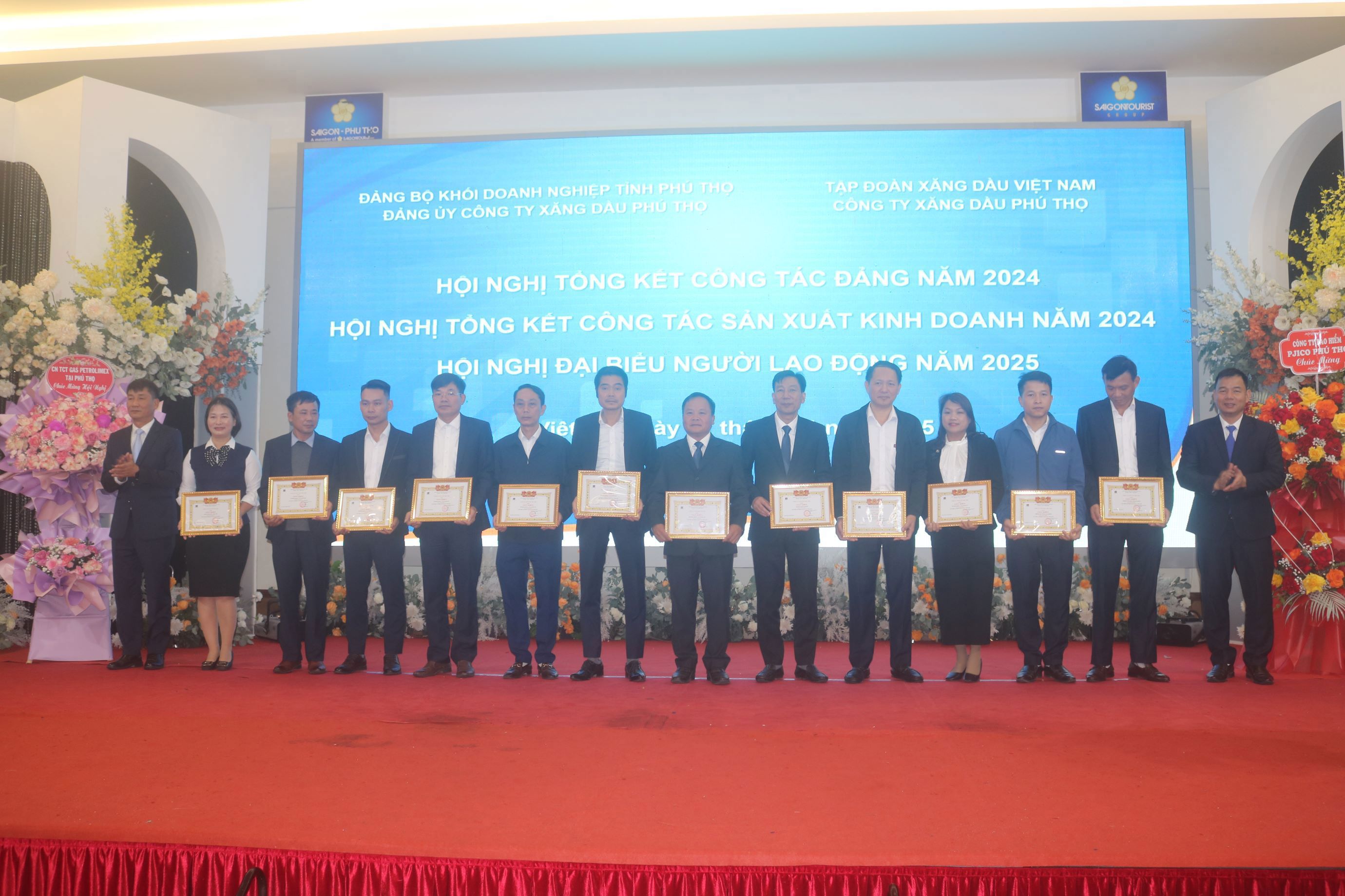 Công ty Xăng dầu Phú Thọ tổ chức Hội nghị tổng kết công tác Đảng, công tác kinh doanh năm 2024 và Hội nghị đại biểu người lao động năm 2025