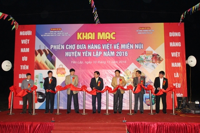 Đưa hàng Việt về với vùng cao huyện Yên Lập