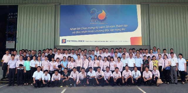 PLC đồng hành cùng Petrolimex Phú Thọ đạt mức tăng trưởng DMN năm 2014 là 120%