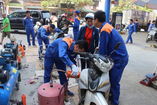 Ngày hội bán hàng ở Petrolimex Phú Thọ