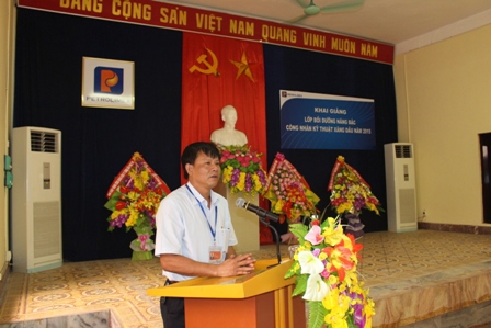 Tổ chức thi nâng bậc công nhân kỹ thuật xăng dầu (CNKTXD) năm 2015.
