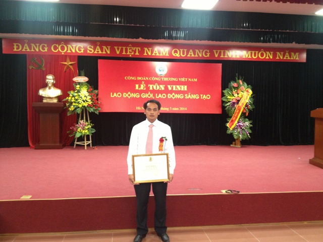 Vinh danh lao động giỏi, sáng tạo ngành Công Thương năm 2013.