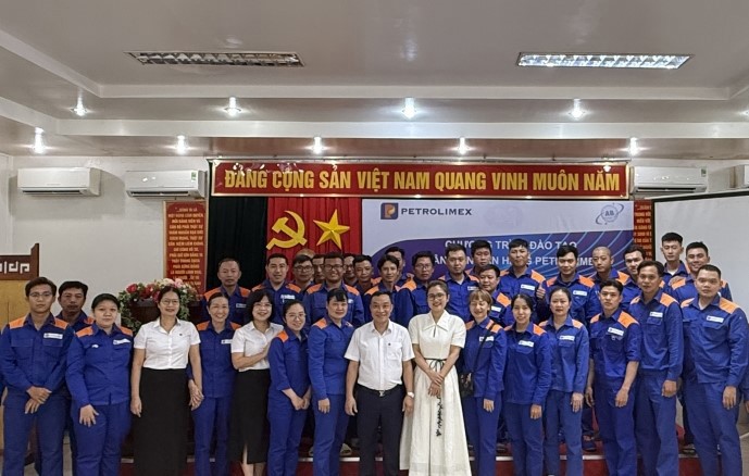 Đào tạo Nhân viên bán hàng Petrolimex năm 2025