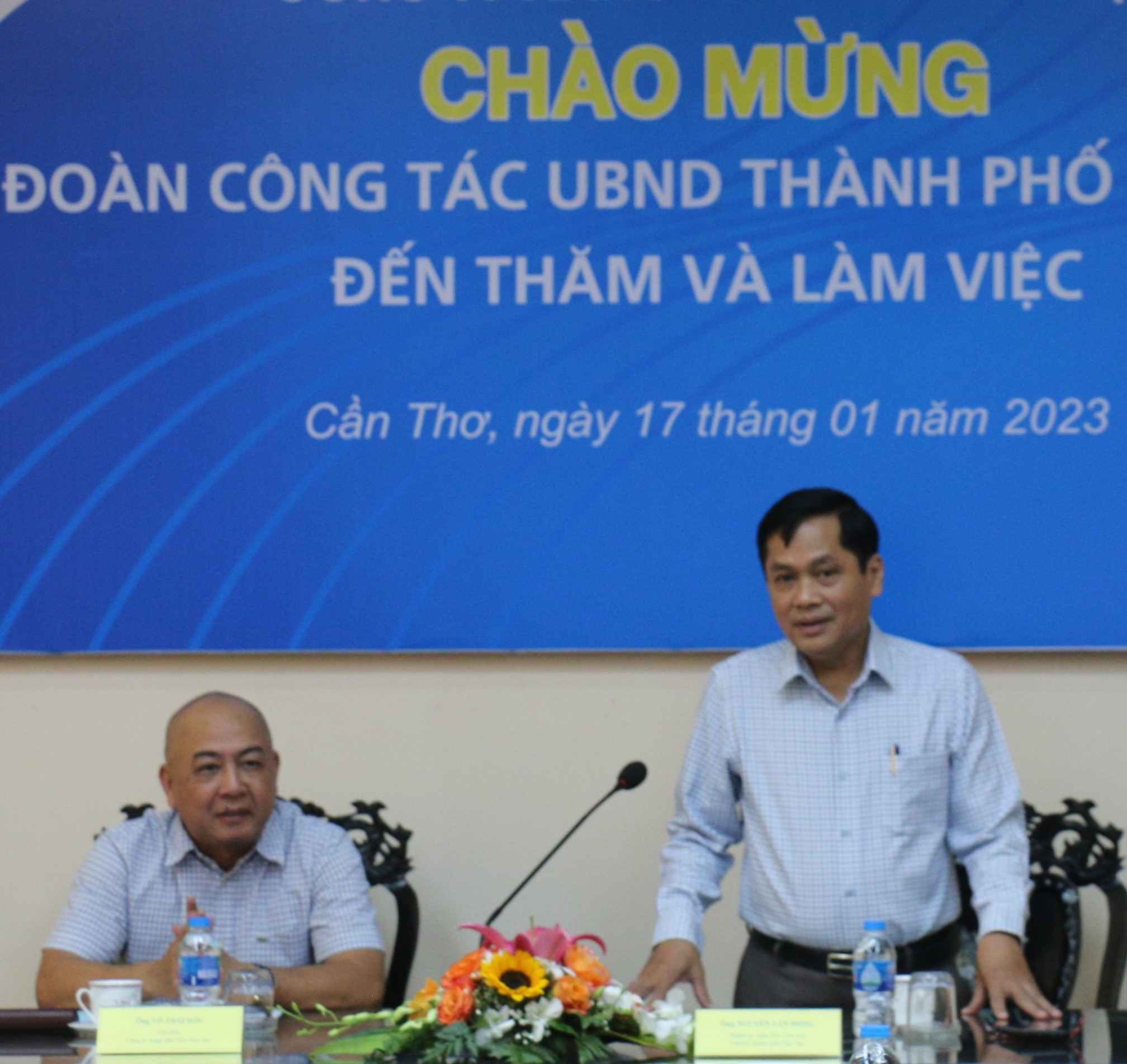 Phó chủ tịch UBND TP. Cần Thơ Nguyễn Văn Hồng thăm, làm việc tại Petrolimex Cần Thơ.