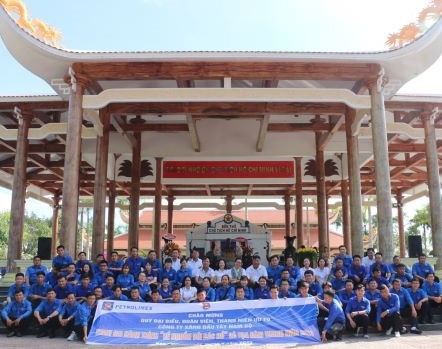 Hành trình “Về Nguồn với Bác Hồ”