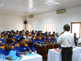 Bồi dưỡng nghiệp vụ bảo vệ môi trường và nâng bậc công nhân kỹ thuật xăng dầu năm 2013