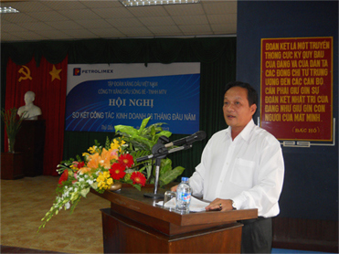 Sơ kết công tác 6 tháng đầu năm và triển khai nhiệm vụ kinh doanh 6 tháng cuối năm 2013