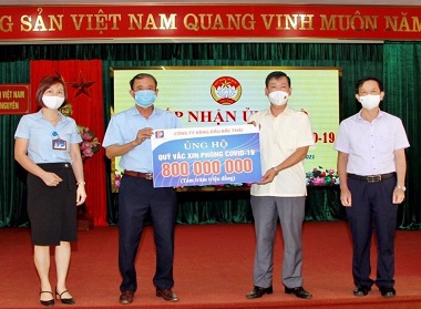 Petrolimex Bắc Thái ủng hộ 1,55 tỷ đồng cho phòng, chống dịch Covid-19