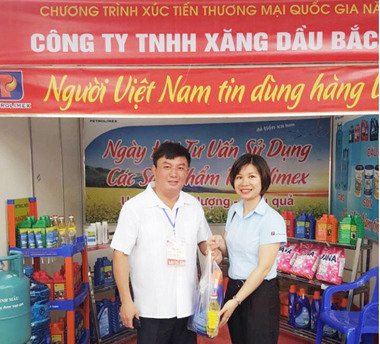Petrolimex Bắc Thái đưa hàng Việt về nông thôn miền núi năm 2018