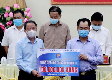 Petrolimex Bắc Thái ủng hộ 150 triệu đồng phòng, chống dịch COVID -19