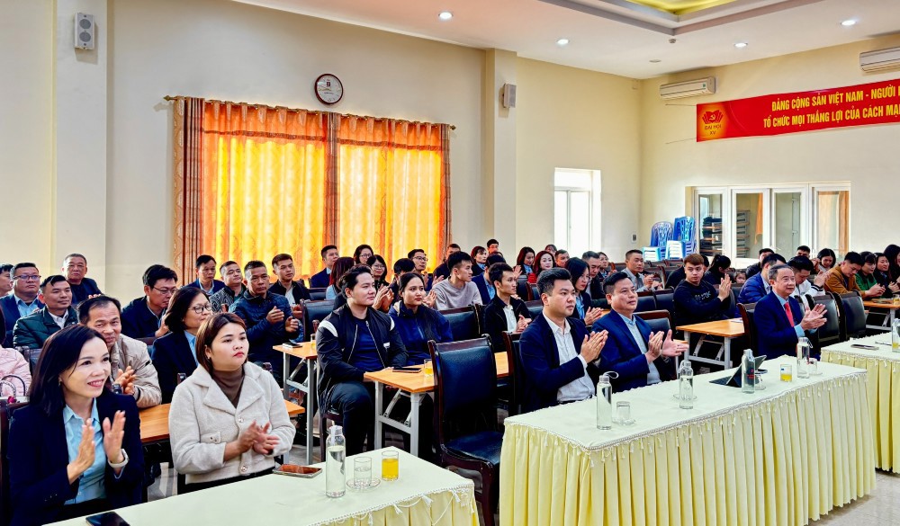 Công ty Xăng dầu Bắc Thái trao 59 giải thưởng cho khách hàng may mắn của chương trình “ Hóa đơn trao tay – Vận may bất ngờ”