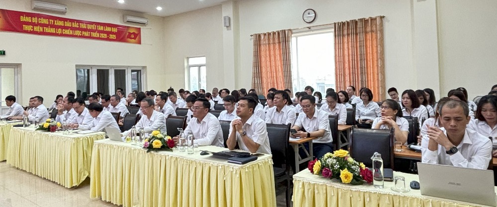 Petrolimex Bắc Thái xuất bán xăng dầu tăng 3% so với cùng kỳ.